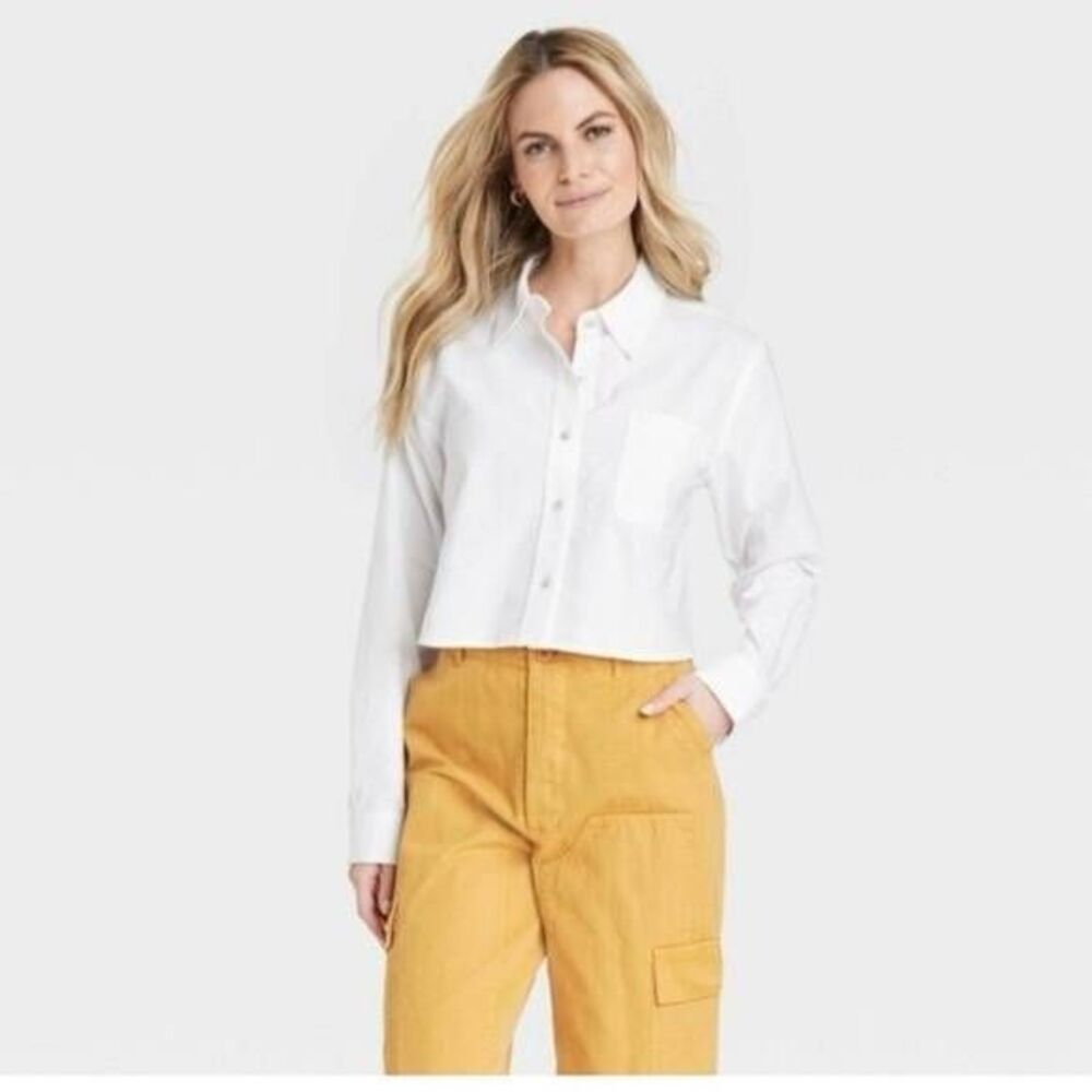 Universal Thread Women's Long Sleeve Cropped Fit White Button Down Shirt